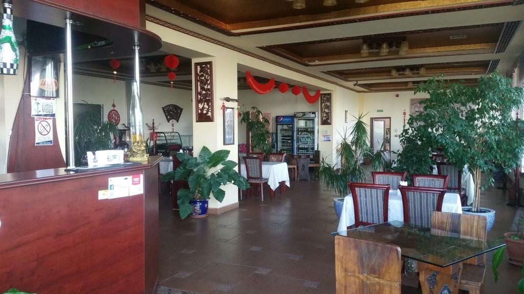 Motel Dhs - Chinese Restaurant Deva Exterior photo